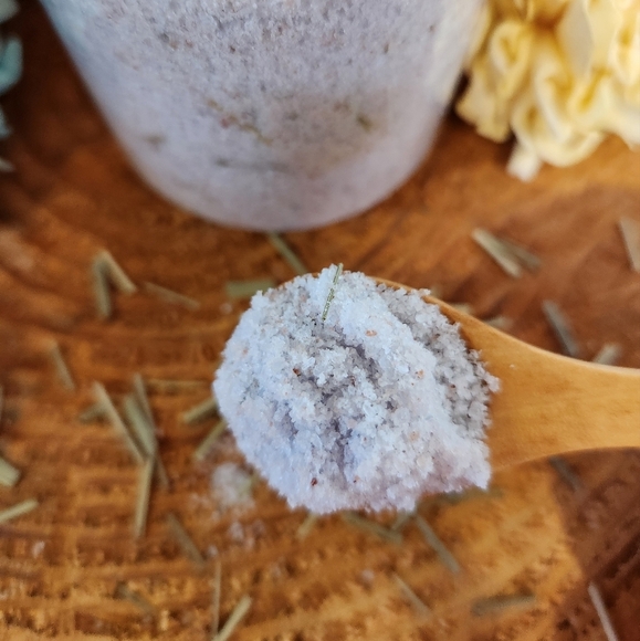 Handmade Lemon Zest fizzy bath salts - Picture 4 of 5